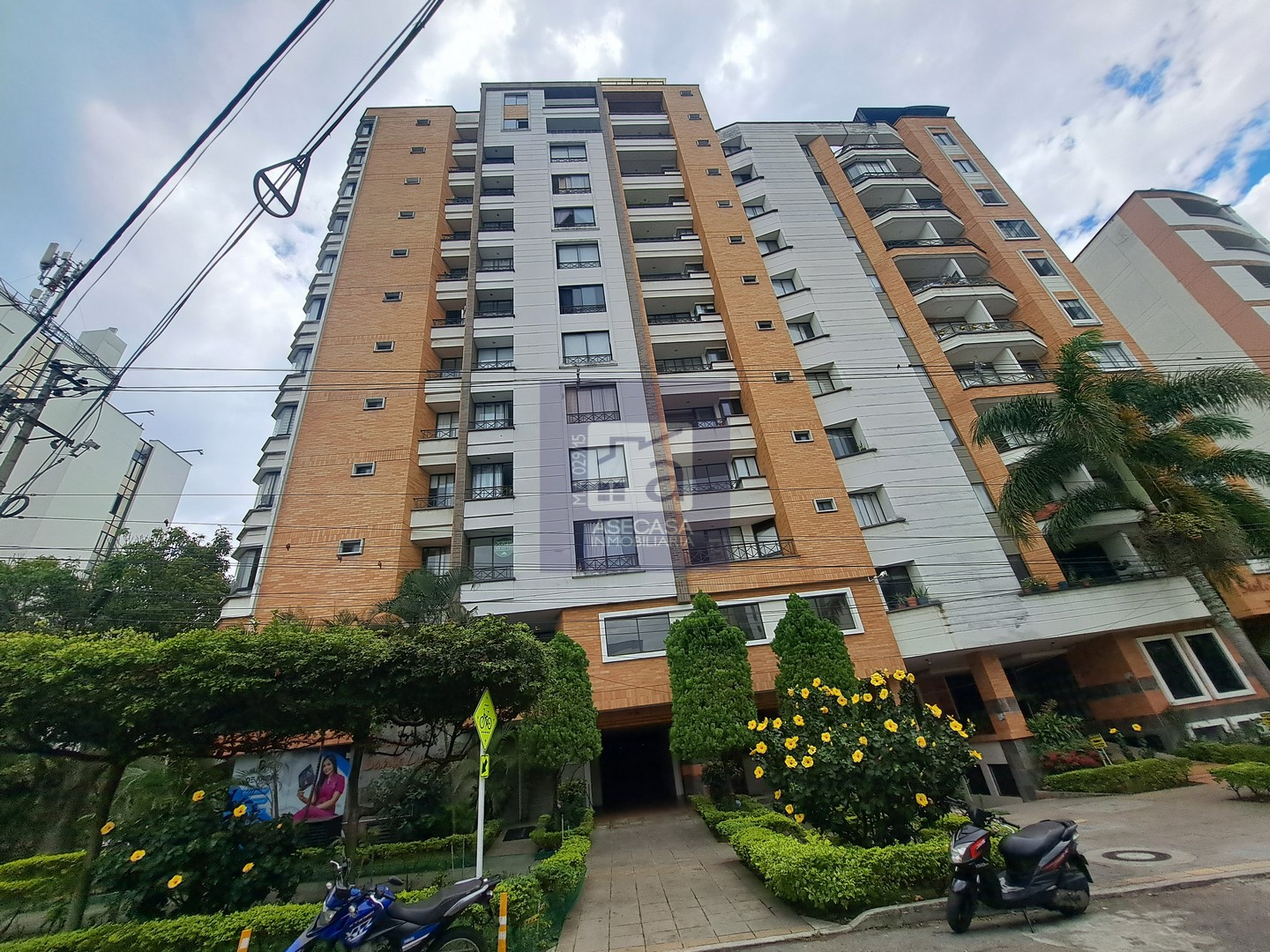 Apartamento en Mejoras Publicas