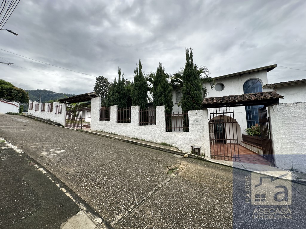 Casa en Lagos del Cacique